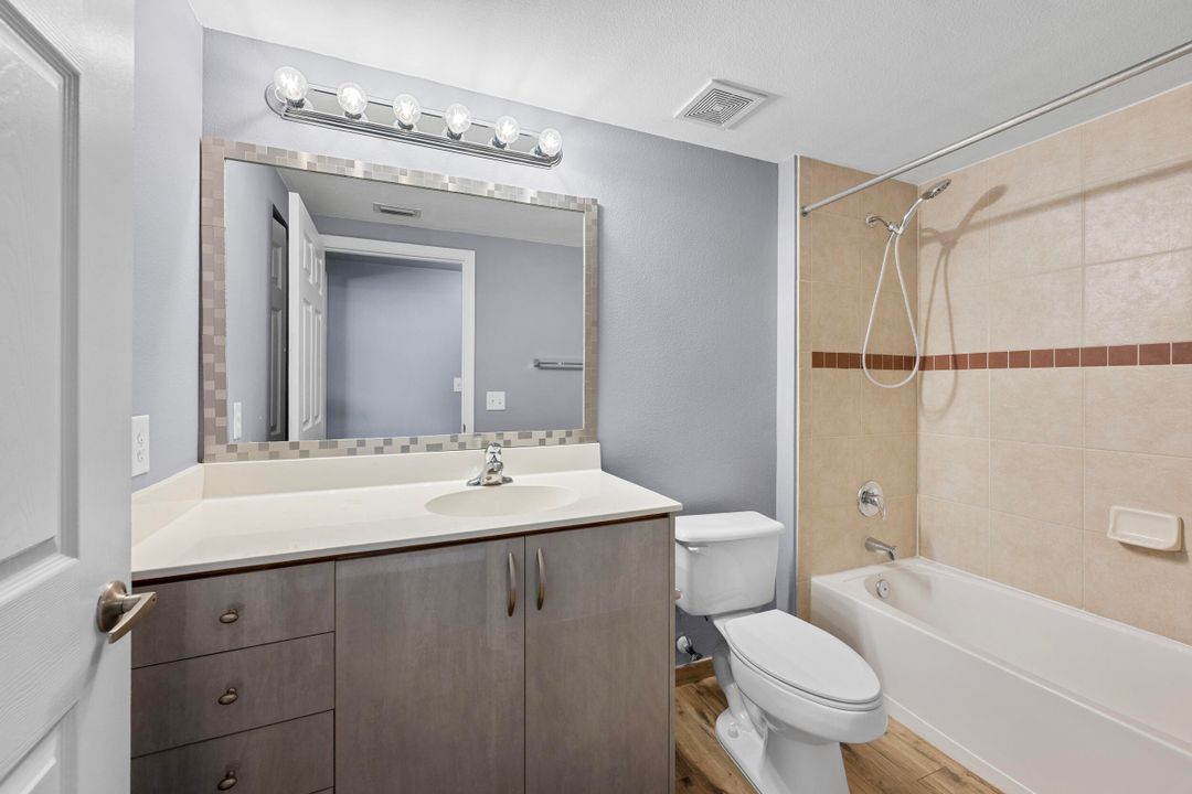 For Rent: $2,100 (2 beds, 2 baths, 1058 Square Feet)