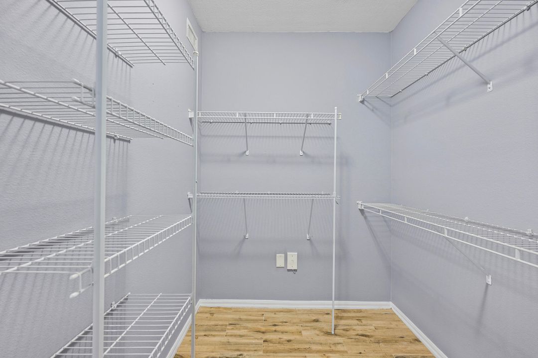 For Rent: $2,100 (2 beds, 2 baths, 1058 Square Feet)