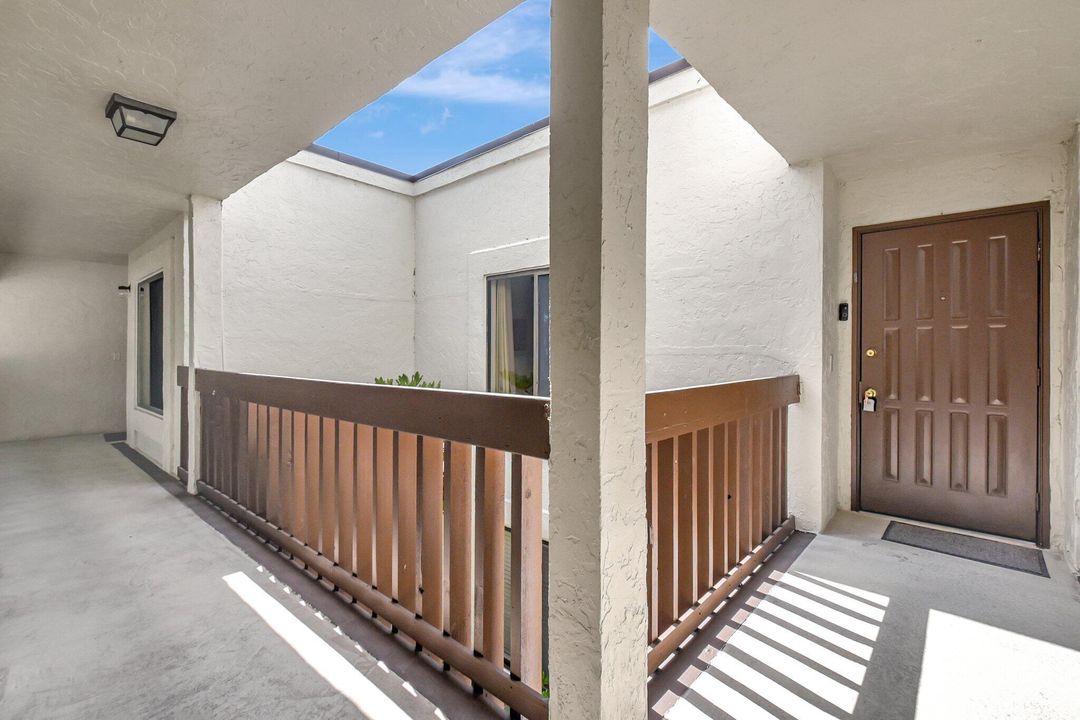 For Sale: $175,000 (2 beds, 2 baths, 1252 Square Feet)