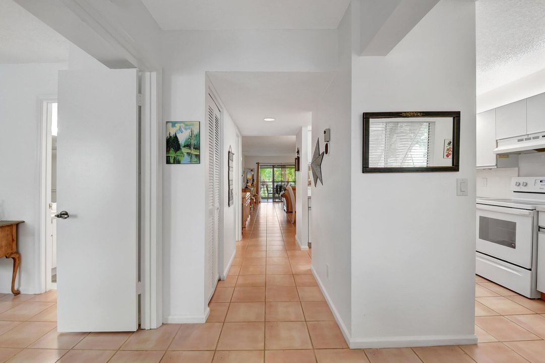 For Sale: $175,000 (2 beds, 2 baths, 1252 Square Feet)