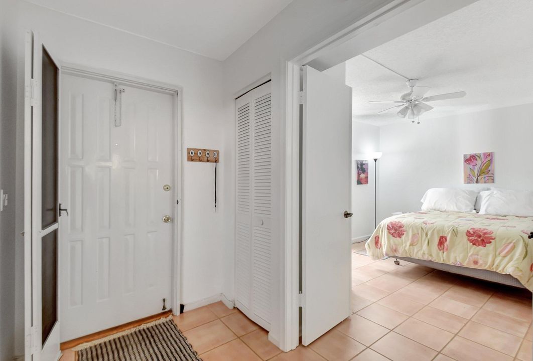 For Sale: $175,000 (2 beds, 2 baths, 1252 Square Feet)