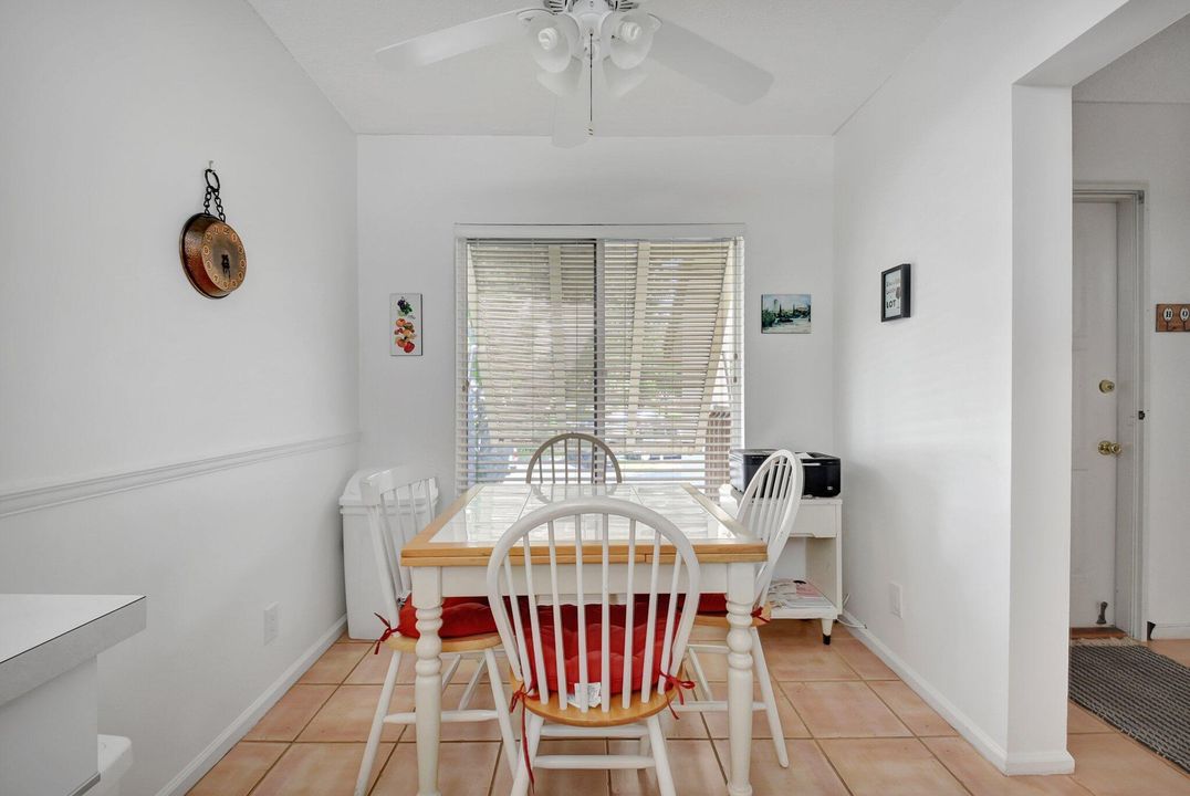 For Sale: $175,000 (2 beds, 2 baths, 1252 Square Feet)