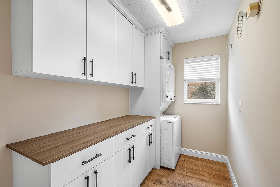 合同活跃: $939,900 (4 贝兹, 3 浴室, 2709 平方英尺)