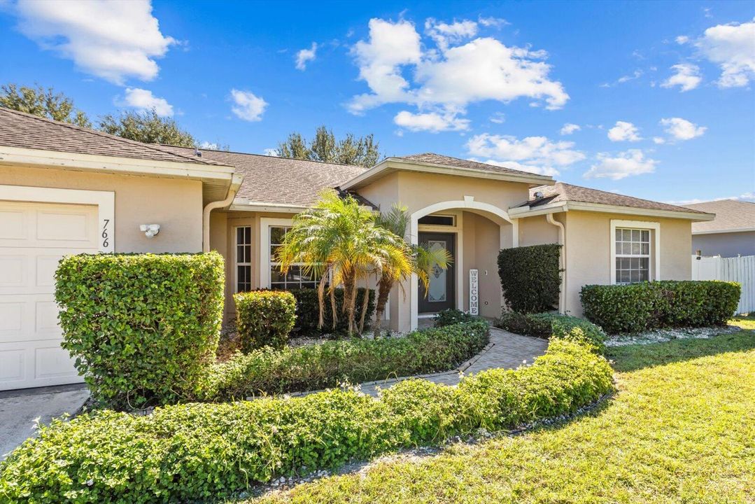 Activo con contrato: $395,000 (3 camas, 2 baños, 1701 Pies cuadrados)