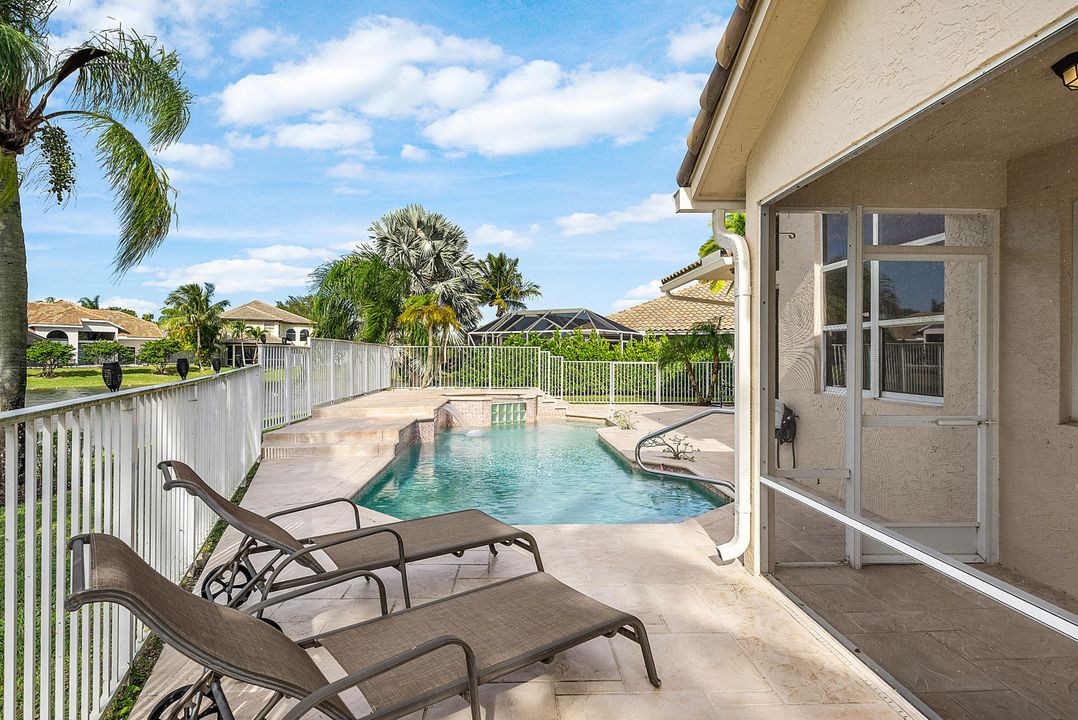 合同活跃: $939,900 (4 贝兹, 3 浴室, 2709 平方英尺)