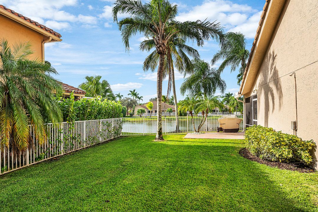 合同活跃: $939,900 (4 贝兹, 3 浴室, 2709 平方英尺)