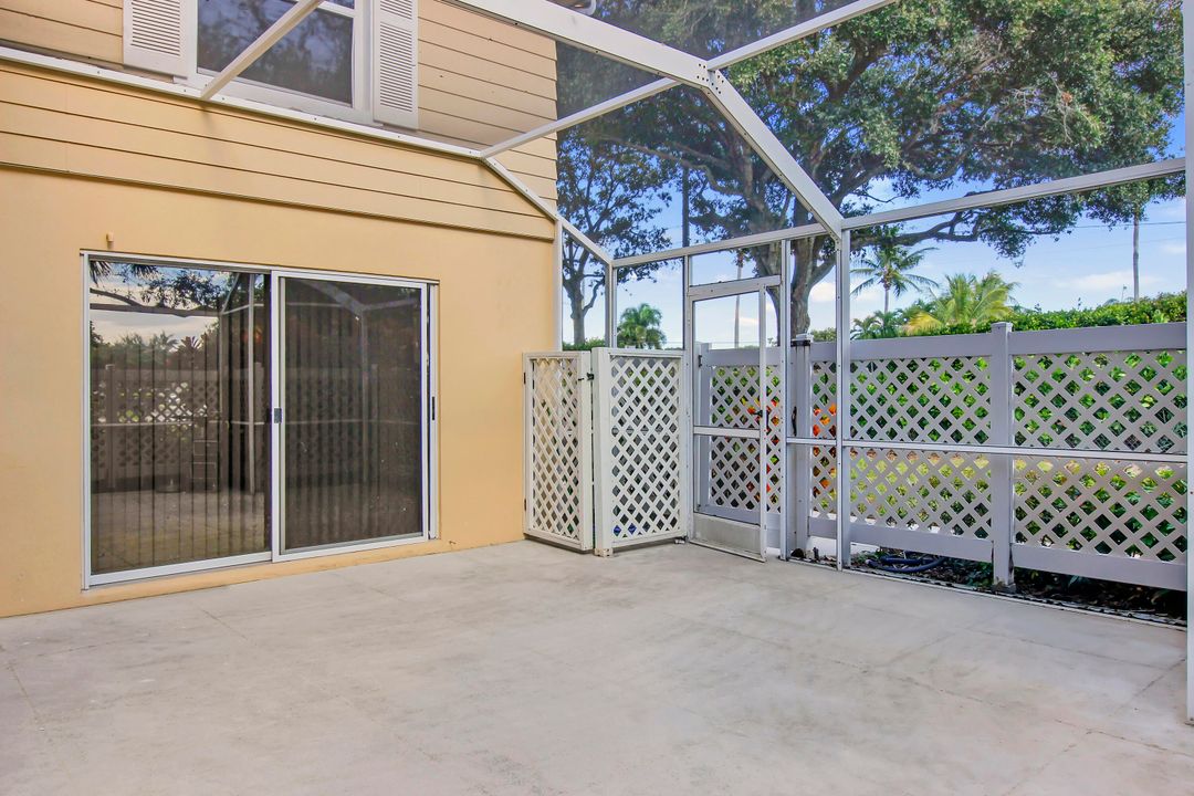 For Sale: $349,999 (2 beds, 2 baths, 1374 Square Feet)