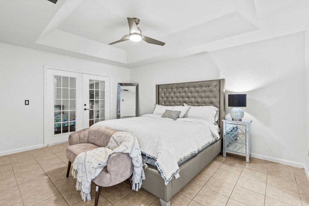 Activo con contrato: $395,000 (3 camas, 2 baños, 1701 Pies cuadrados)