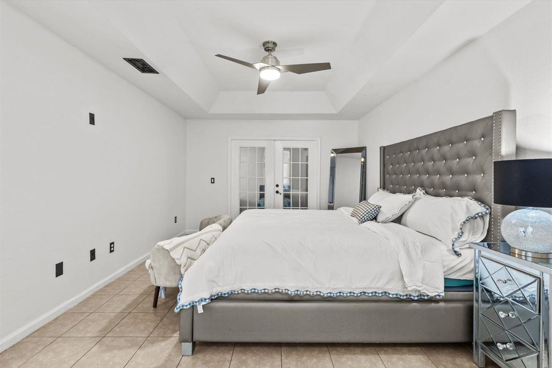 Activo con contrato: $395,000 (3 camas, 2 baños, 1701 Pies cuadrados)