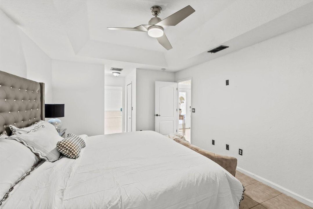 Activo con contrato: $395,000 (3 camas, 2 baños, 1701 Pies cuadrados)