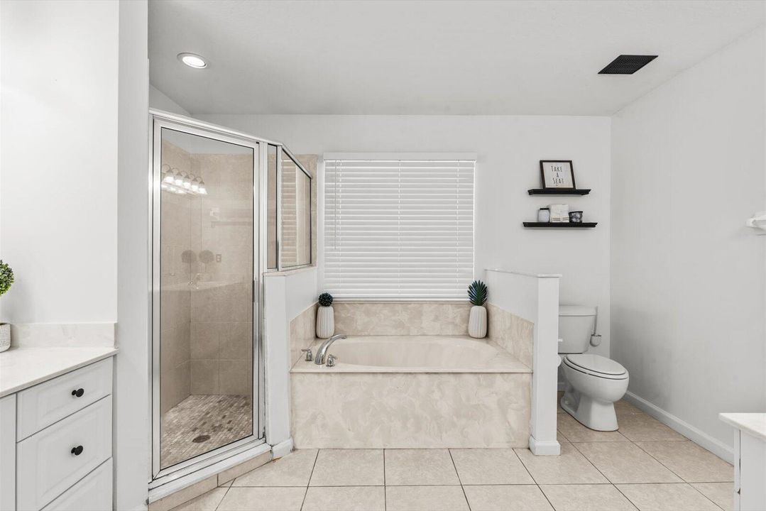 Activo con contrato: $395,000 (3 camas, 2 baños, 1701 Pies cuadrados)