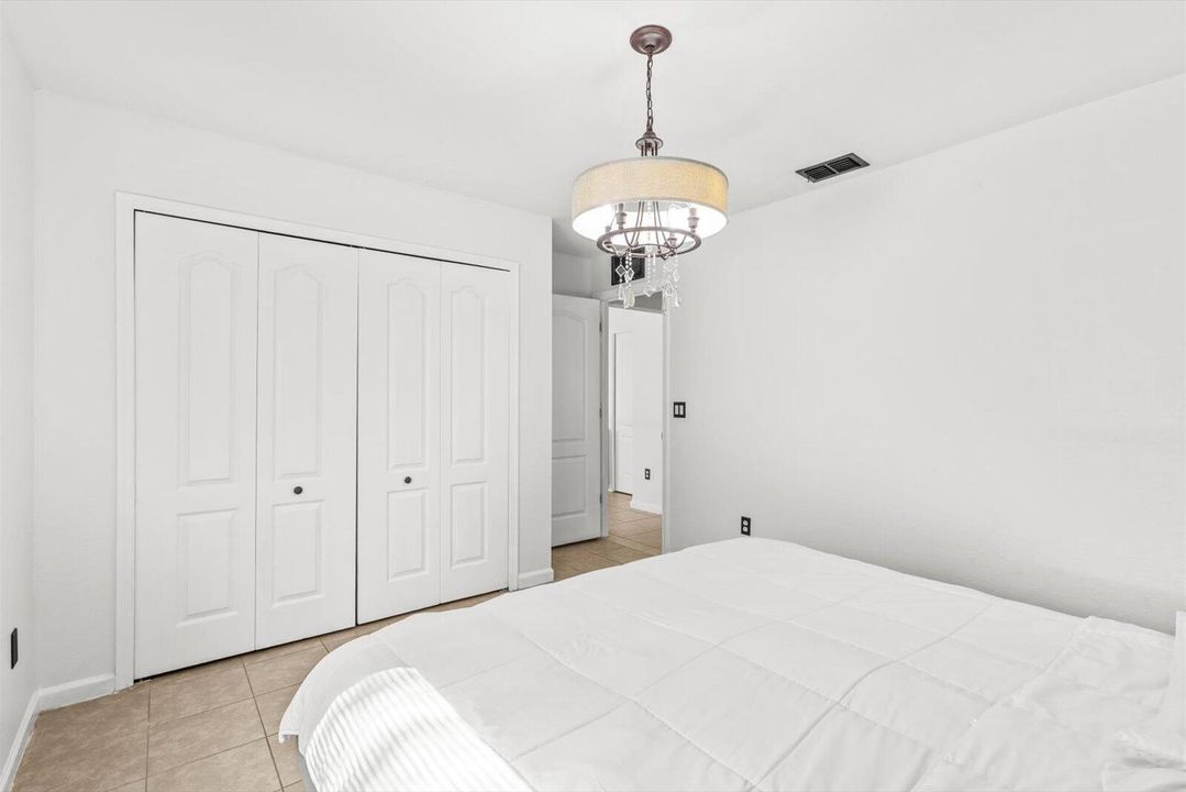 Activo con contrato: $395,000 (3 camas, 2 baños, 1701 Pies cuadrados)