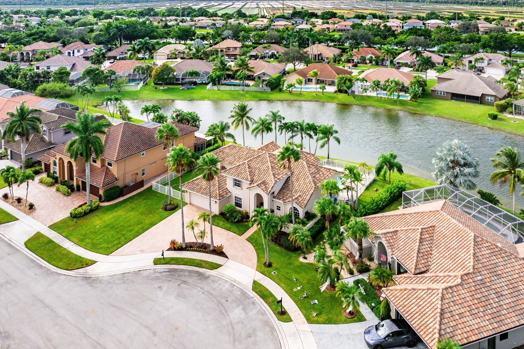 合同活跃: $939,900 (4 贝兹, 3 浴室, 2709 平方英尺)