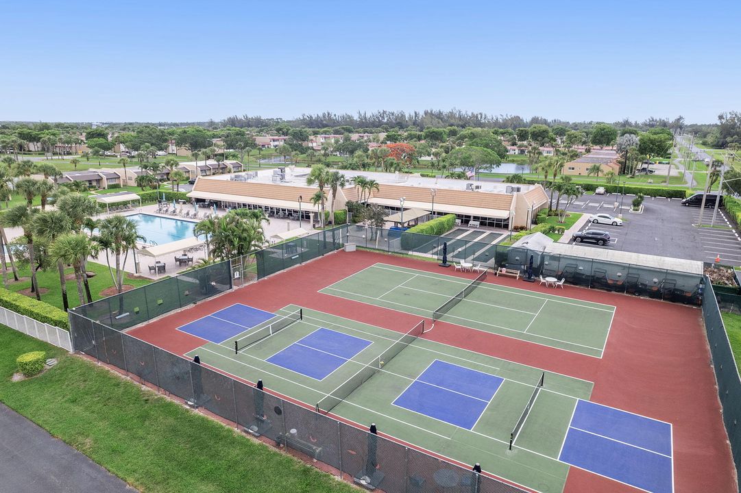 待售: $139,000 (1 贝兹, 1 浴室, 753 平方英尺)