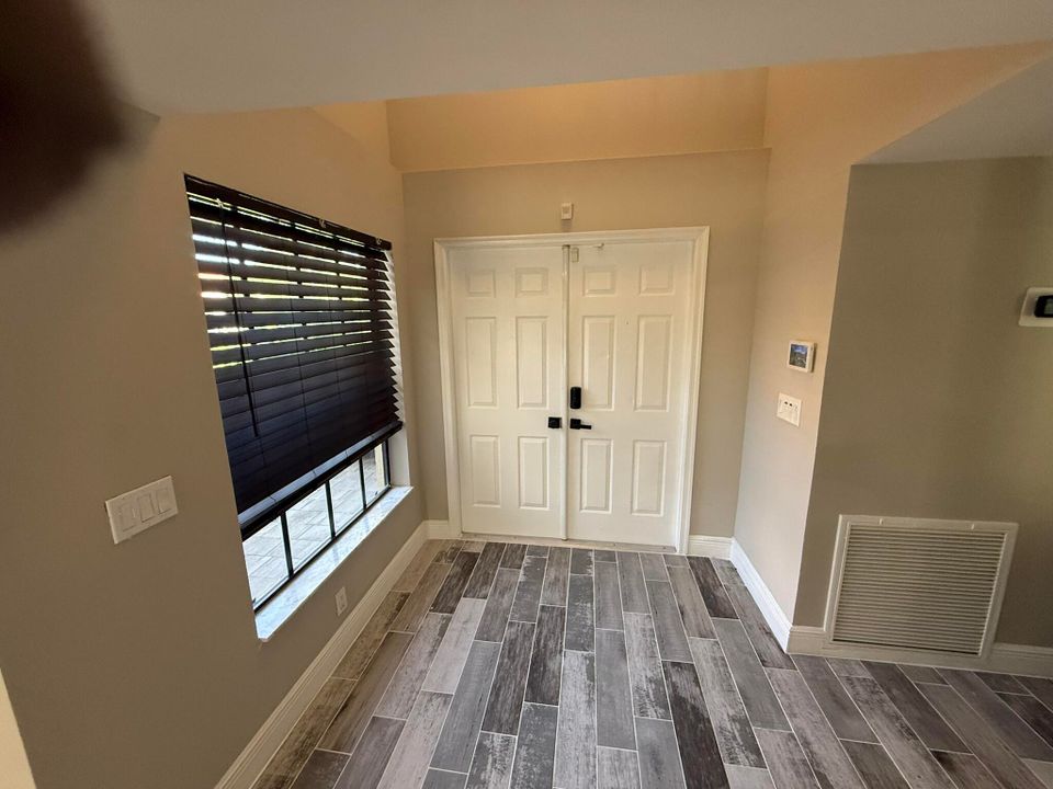 Activo con contrato: $699,000 (4 camas, 2 baños, 2246 Pies cuadrados)