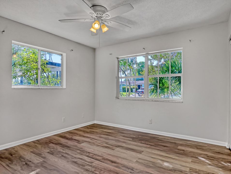 Под контрактом: $499,000 (3 спален, 2 ванн, 1672 Квадратных фут)