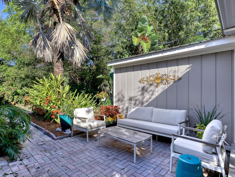 Под контрактом: $499,000 (3 спален, 2 ванн, 1672 Квадратных фут)