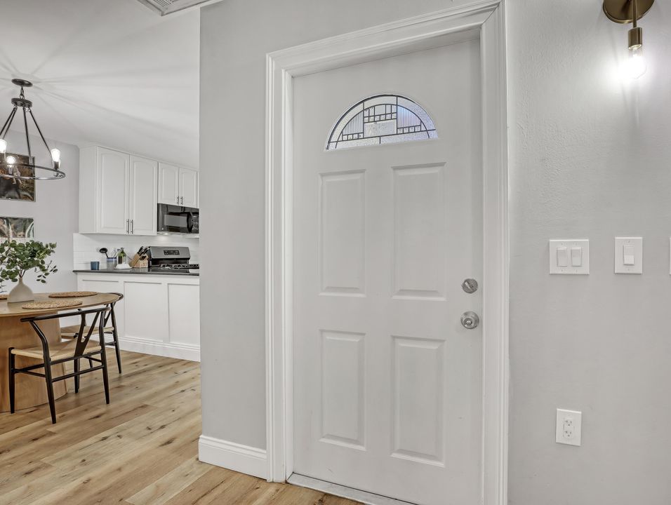 For Sale: $445,000 (2 beds, 2 baths, 1596 Square Feet)