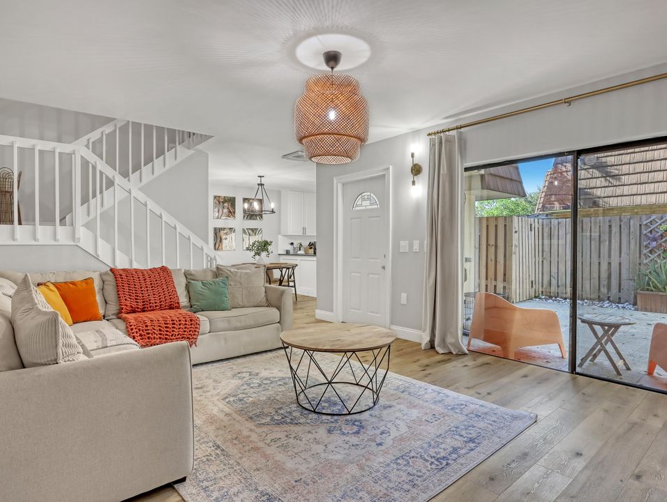 For Sale: $445,000 (2 beds, 2 baths, 1596 Square Feet)