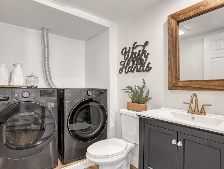 For Sale: $445,000 (2 beds, 2 baths, 1596 Square Feet)