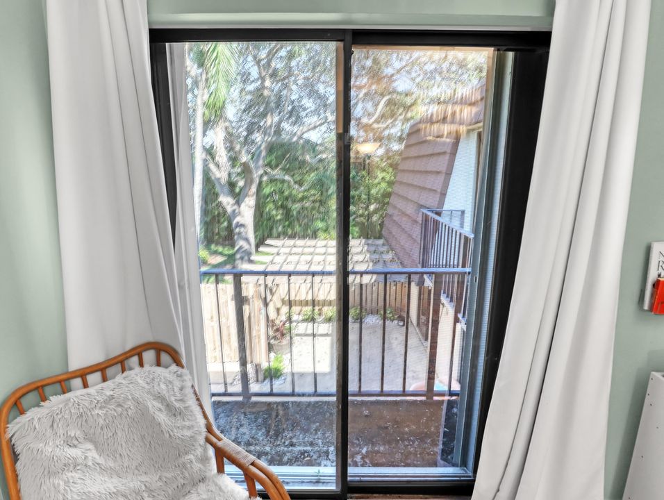 For Sale: $445,000 (2 beds, 2 baths, 1596 Square Feet)