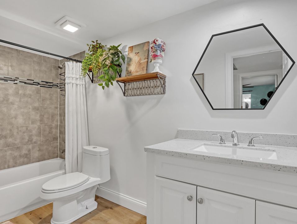 For Sale: $445,000 (2 beds, 2 baths, 1596 Square Feet)