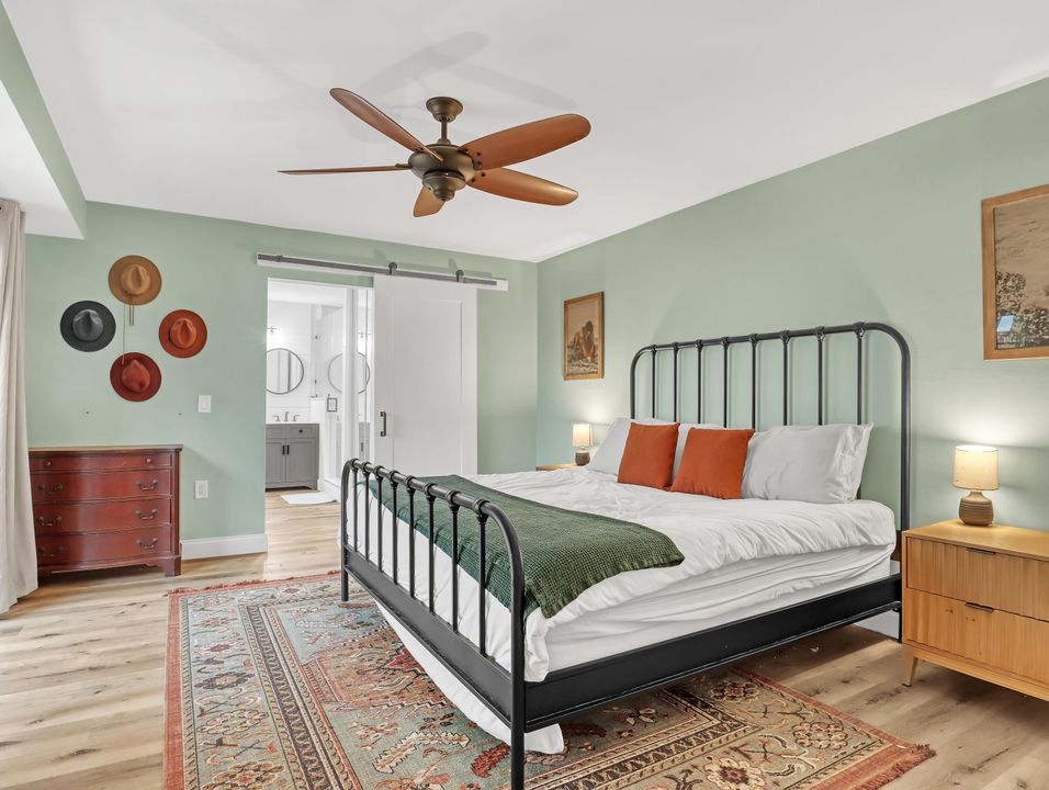 For Sale: $445,000 (2 beds, 2 baths, 1596 Square Feet)