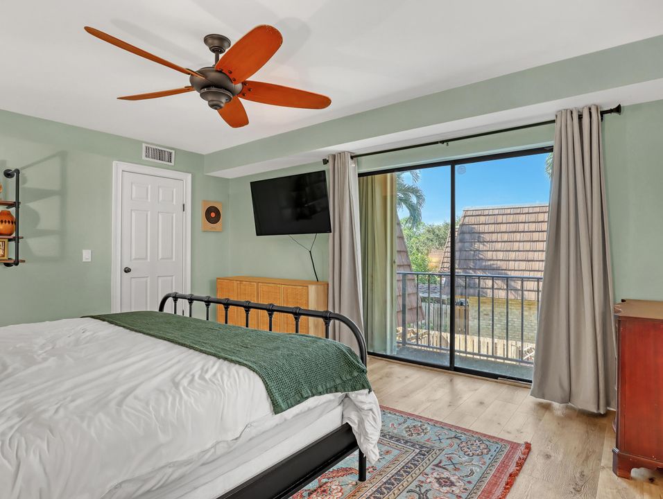 For Sale: $445,000 (2 beds, 2 baths, 1596 Square Feet)