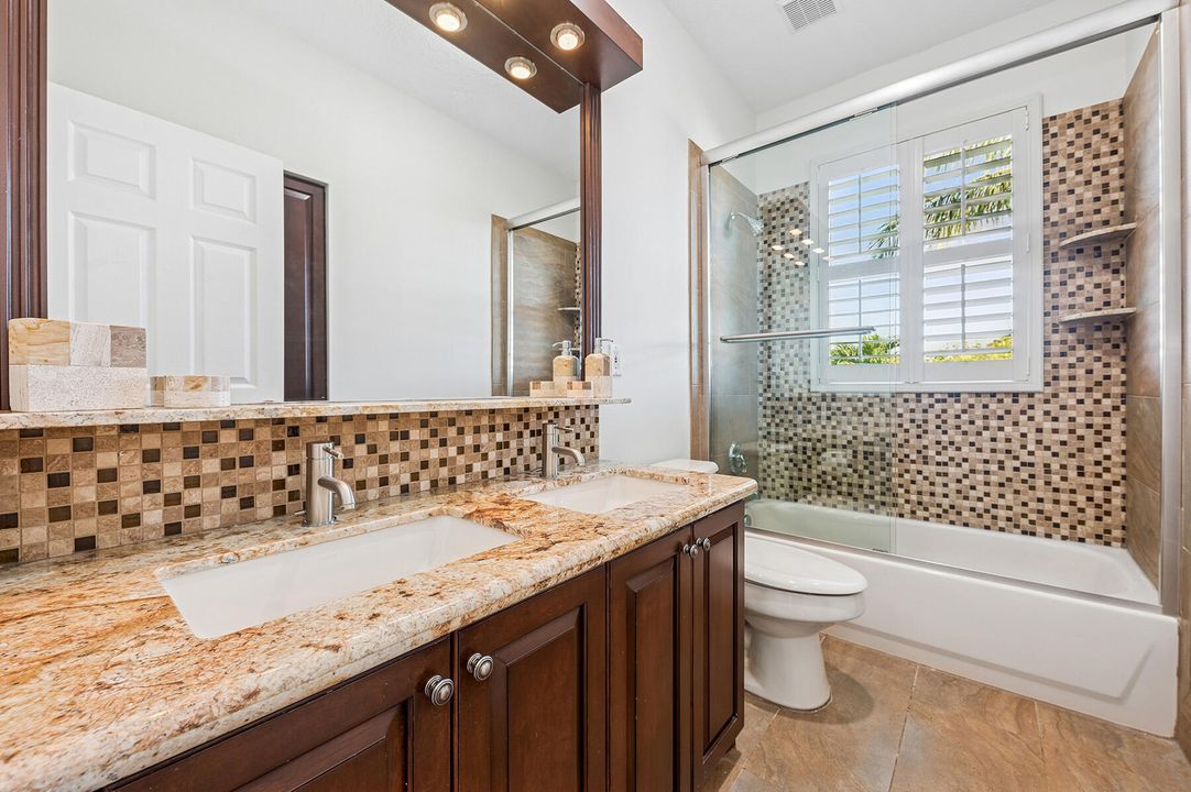 待售: $1,299,999 (5 贝兹, 3 浴室, 3788 平方英尺)