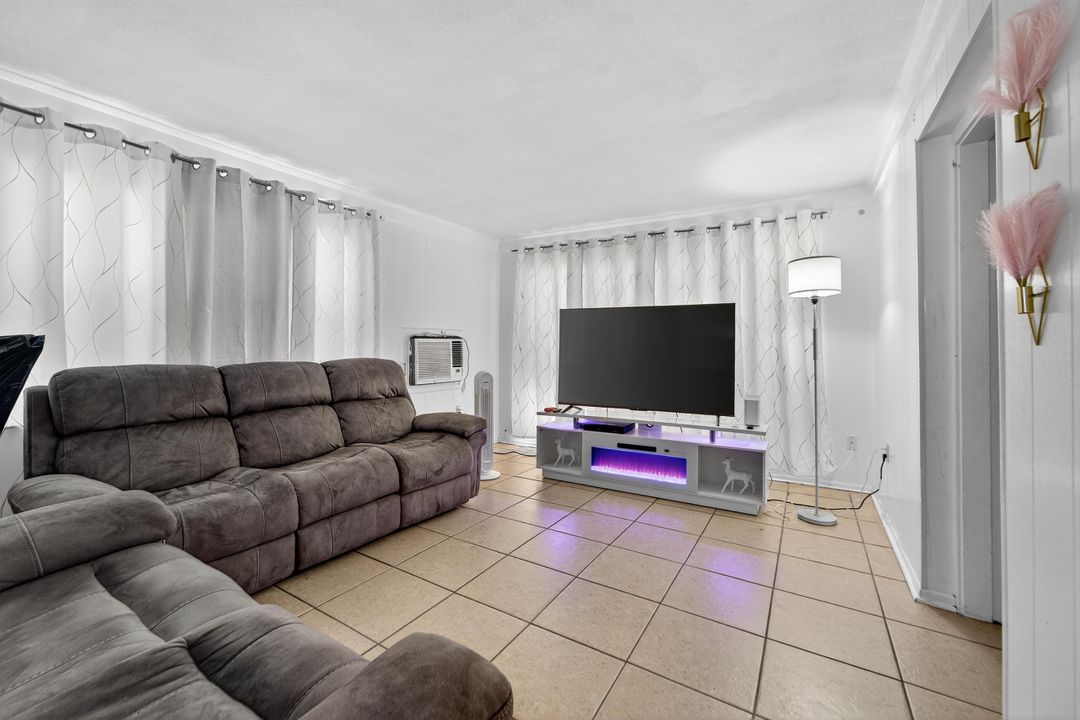 En Venta: $239,000 (3 camas, 1 baños, 1113 Pies cuadrados)