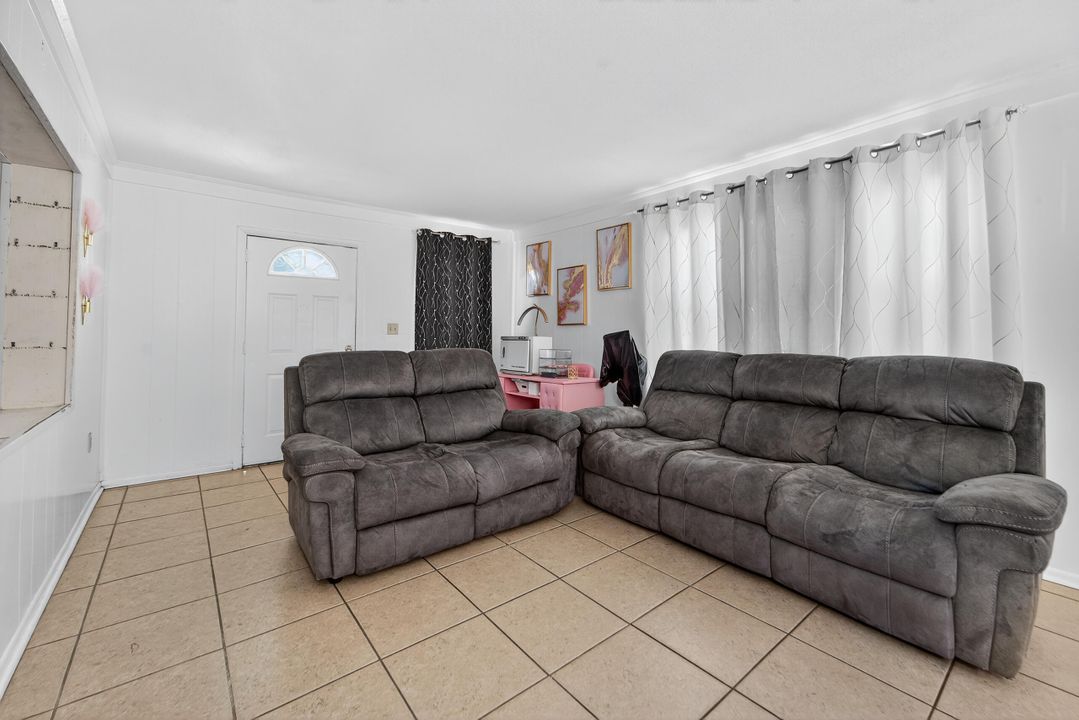 En Venta: $239,000 (3 camas, 1 baños, 1113 Pies cuadrados)