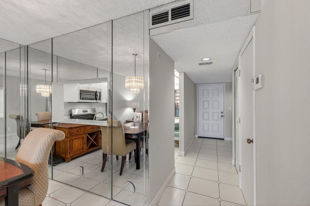 For Rent: $2,000 (2 beds, 2 baths, 1220 Square Feet)