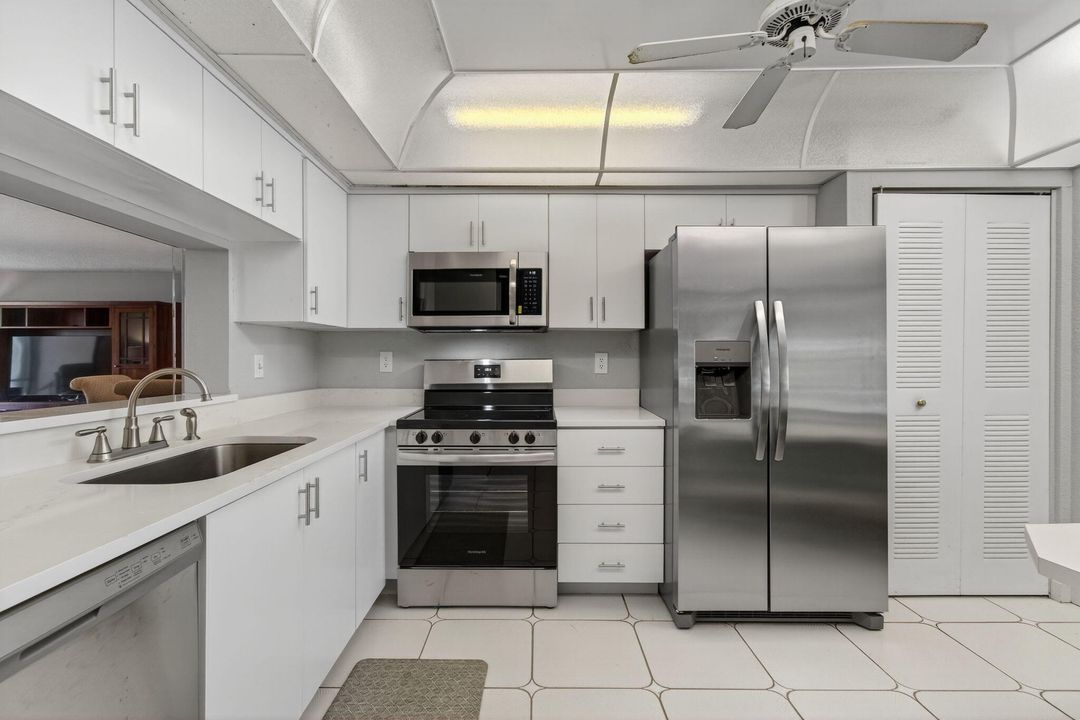 For Rent: $2,000 (2 beds, 2 baths, 1220 Square Feet)