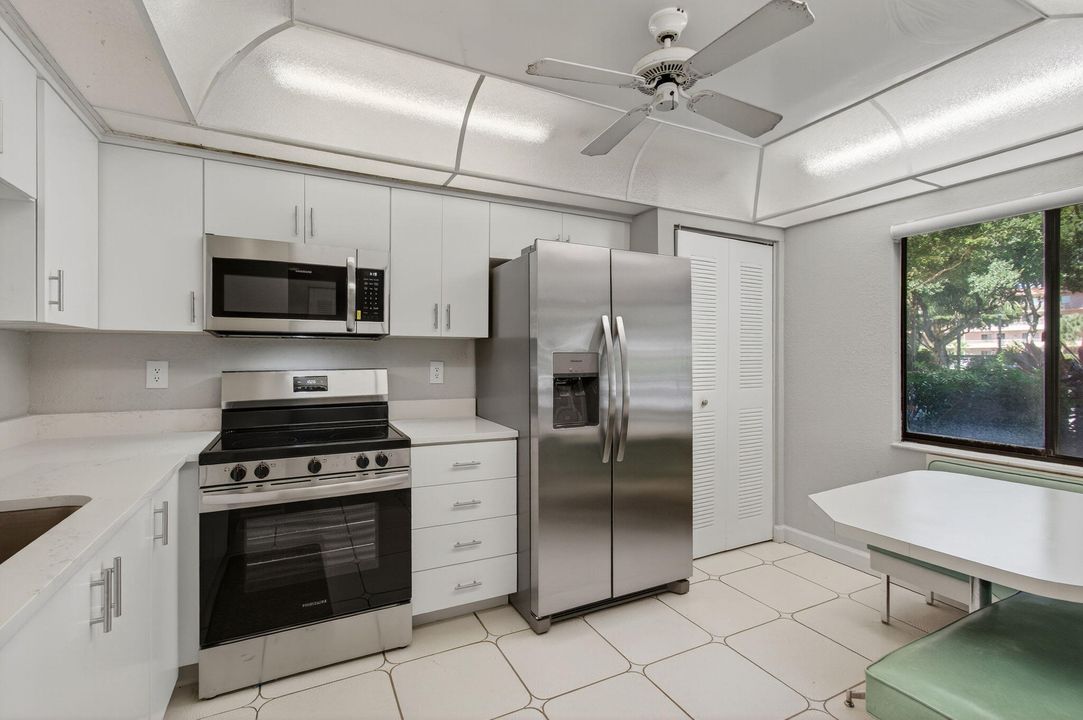 For Rent: $2,000 (2 beds, 2 baths, 1220 Square Feet)