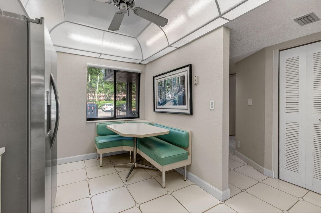 For Rent: $2,000 (2 beds, 2 baths, 1220 Square Feet)