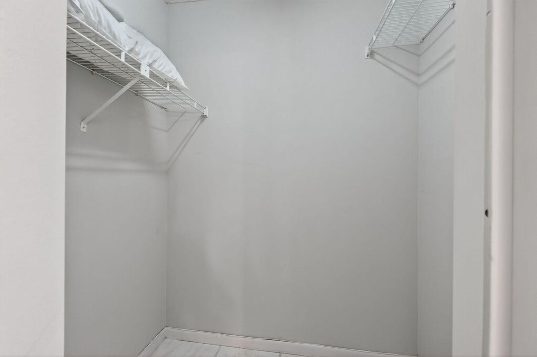 For Rent: $2,000 (2 beds, 2 baths, 1220 Square Feet)