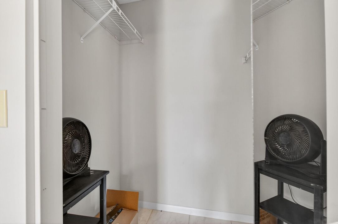 For Rent: $2,000 (2 beds, 2 baths, 1220 Square Feet)