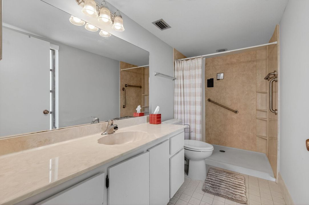 For Rent: $2,000 (2 beds, 2 baths, 1220 Square Feet)