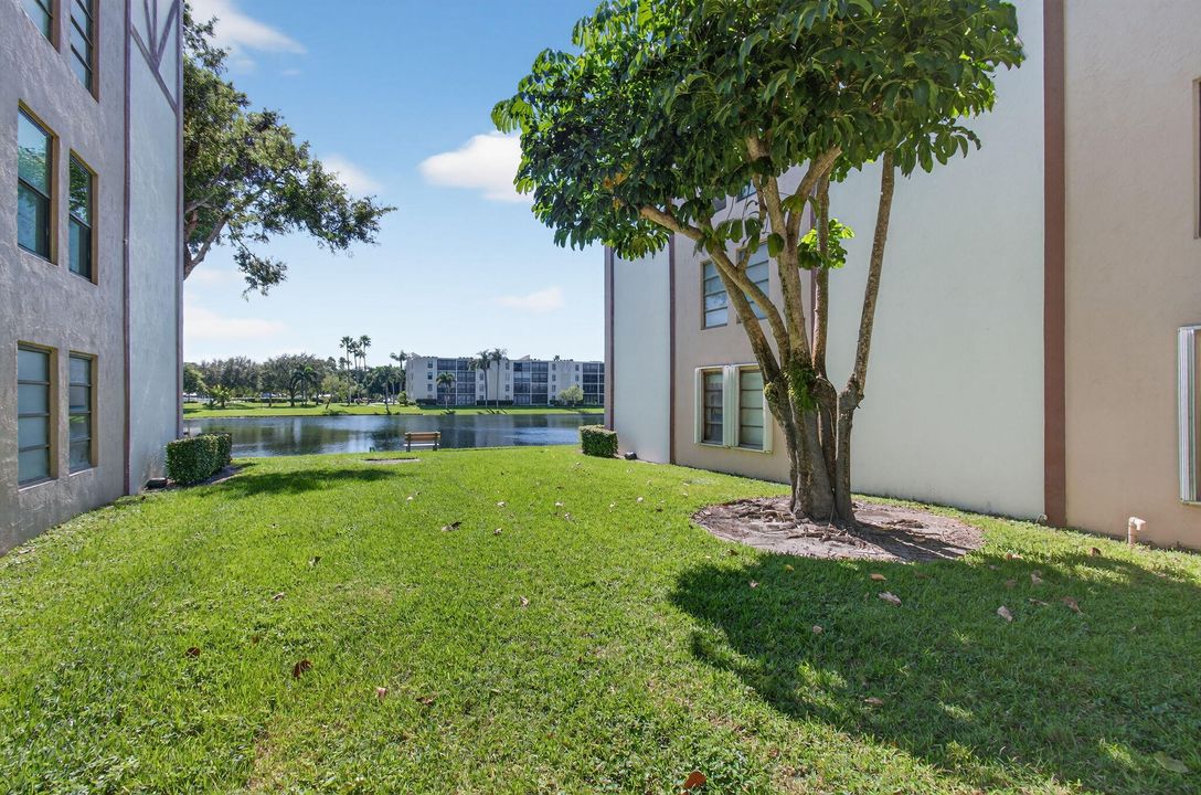 For Rent: $2,000 (2 beds, 2 baths, 1220 Square Feet)