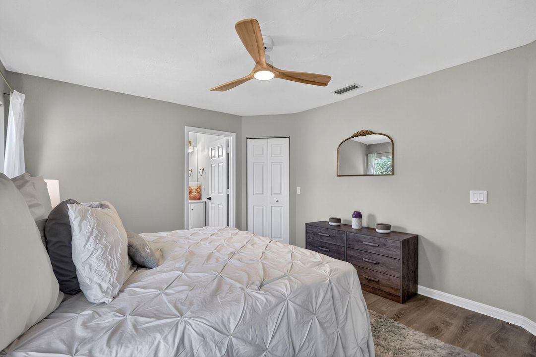 Active With Contract: $289,900 (3 beds, 2 baths, 1355 Square Feet)