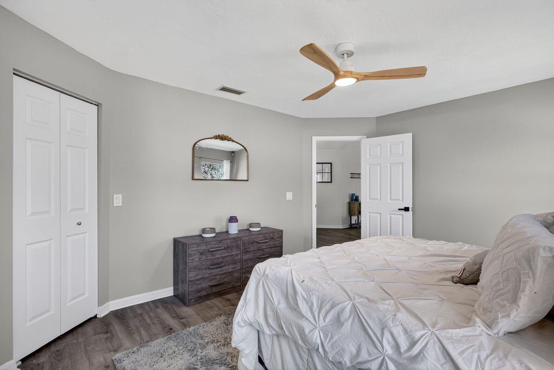 Active With Contract: $289,900 (3 beds, 2 baths, 1355 Square Feet)