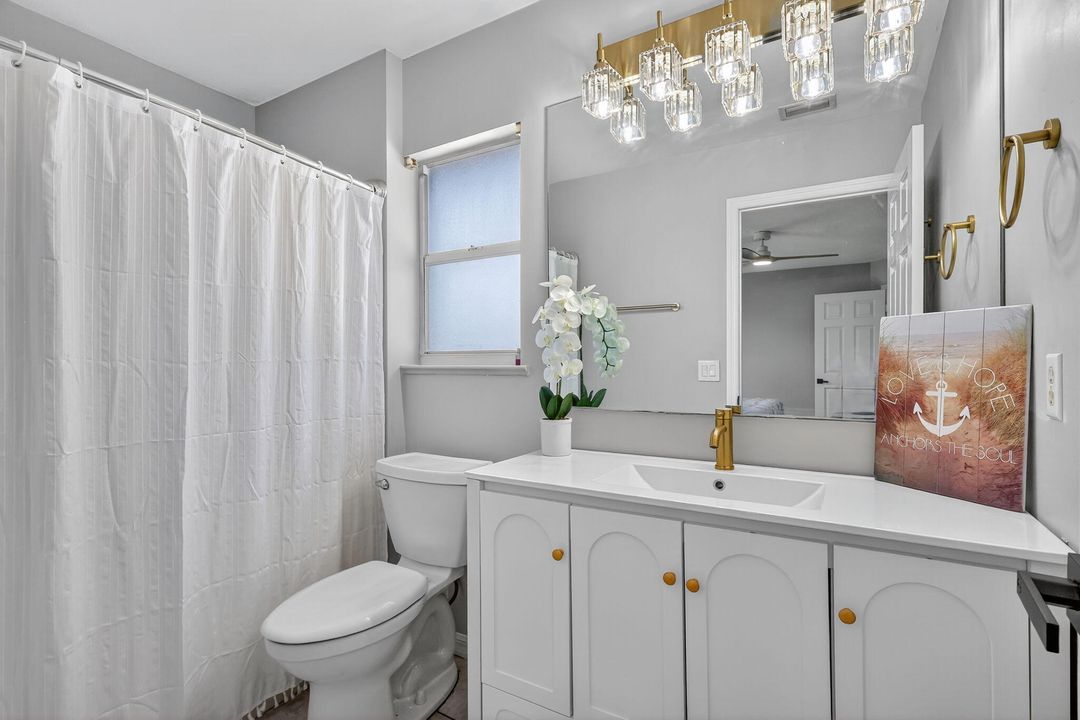 Active With Contract: $289,900 (3 beds, 2 baths, 1355 Square Feet)