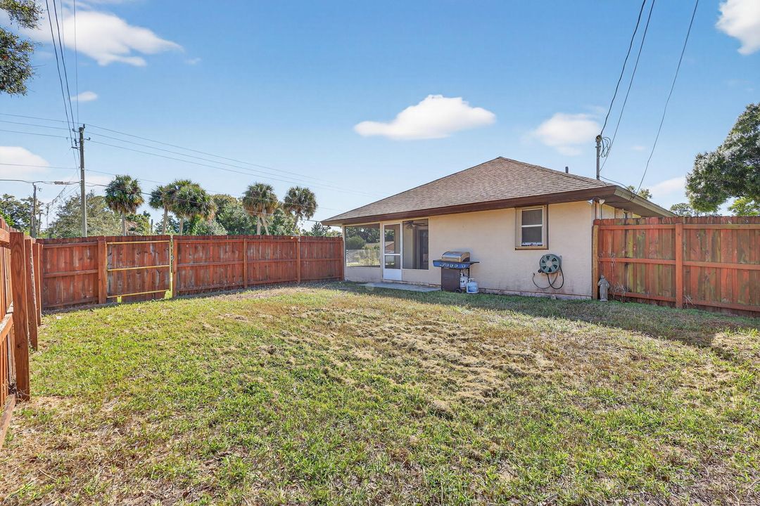 Active With Contract: $289,900 (3 beds, 2 baths, 1355 Square Feet)