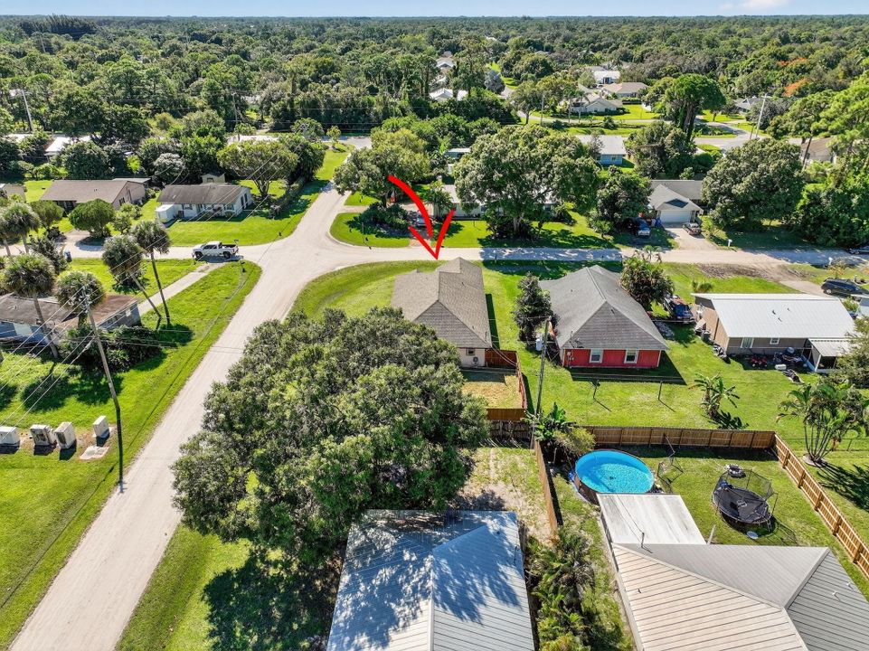 Active With Contract: $289,900 (3 beds, 2 baths, 1355 Square Feet)