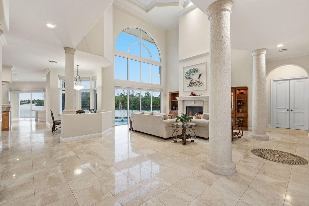 На продажу: $6,750,000 (4 спален, 4 ванн, 5685 Квадратных фут)