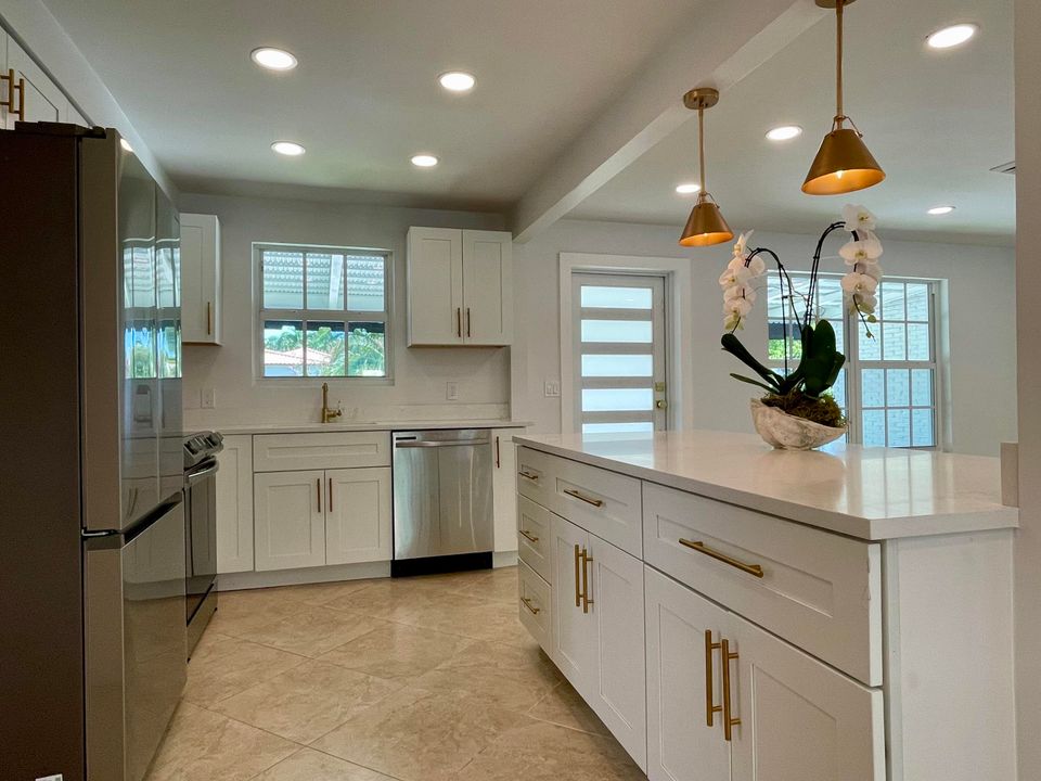 For Sale: $1,575,000 (3 beds, 3 baths, 1839 Square Feet)