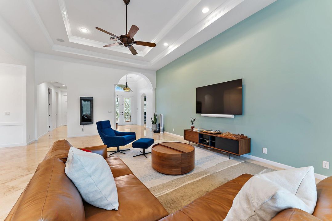 En Venta: $1,775,000 (3 camas, 2 baños, 2621 Pies cuadrados)