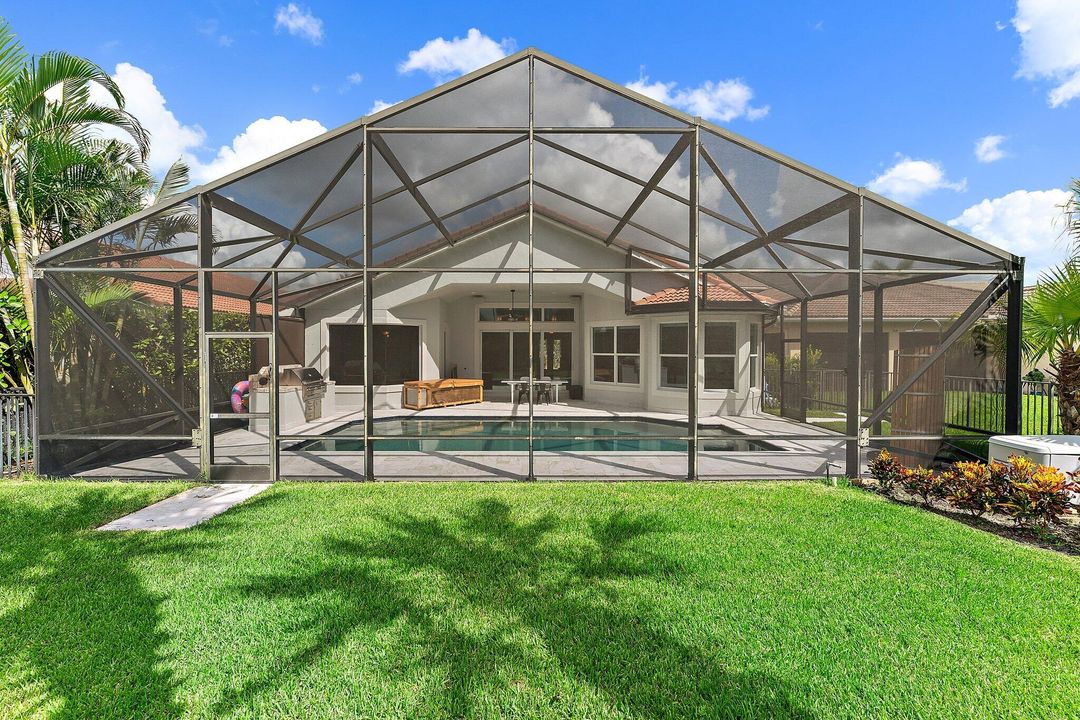 En Venta: $1,775,000 (3 camas, 2 baños, 2621 Pies cuadrados)