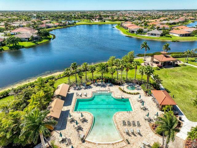 待售: $419,900 (3 贝兹, 2 浴室, 1992 平方英尺)