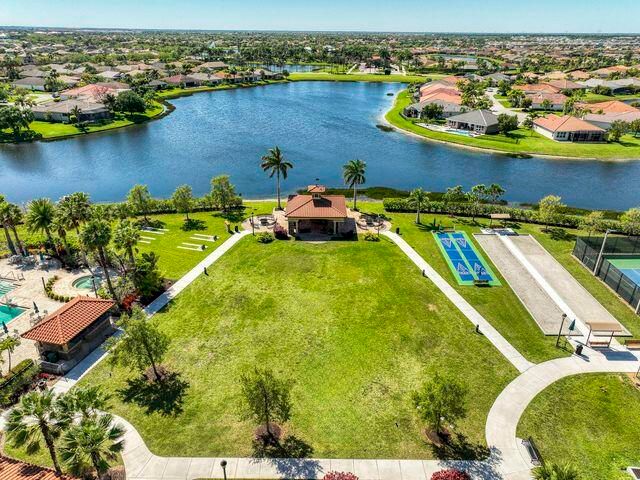 待售: $419,900 (3 贝兹, 2 浴室, 1992 平方英尺)